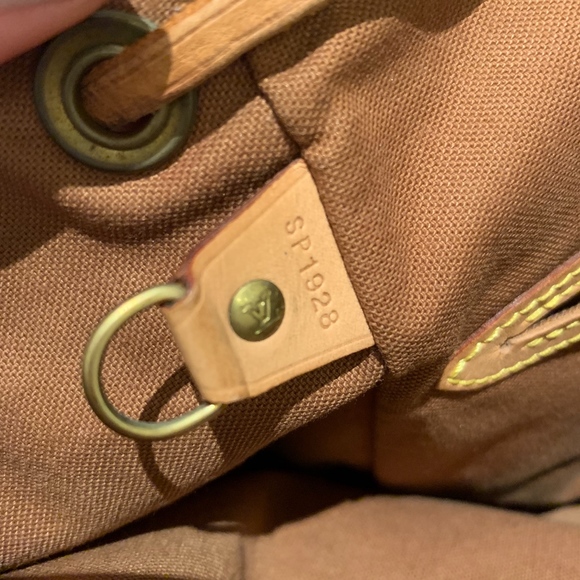 Louis Vuitton Vintage Monogram Monstouris Backpack - Picture 4 of 8